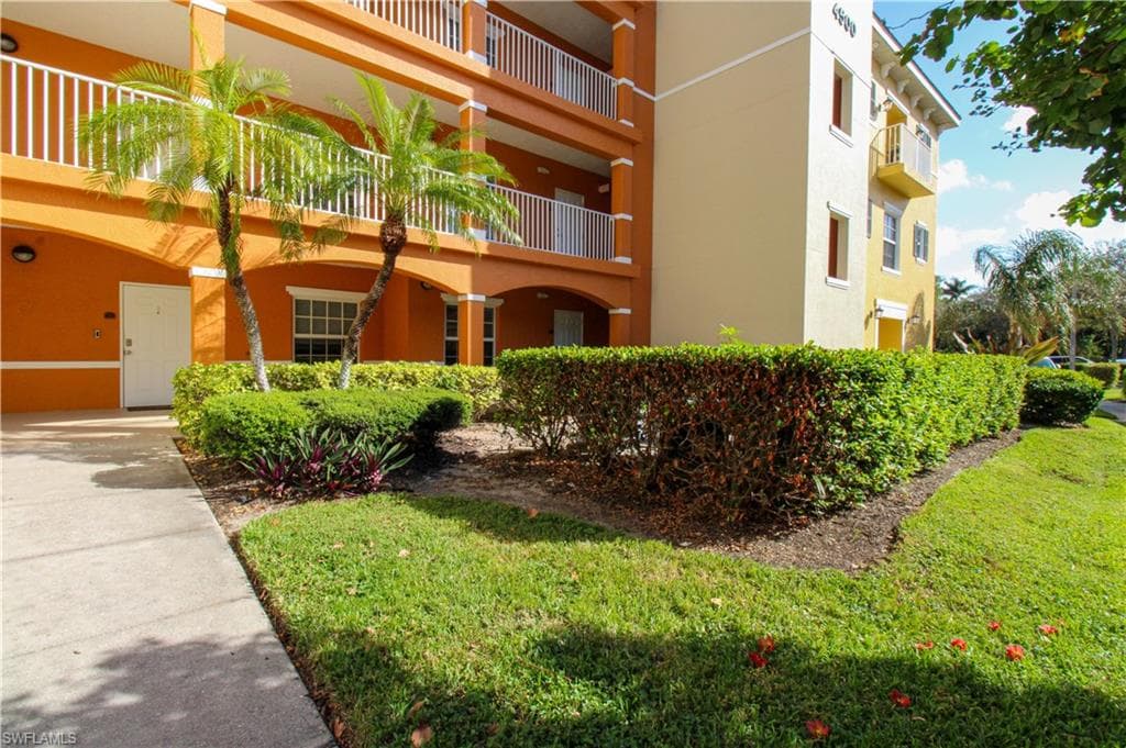 4500 Botanical Place Cir 106, Naples, FL 34112-32