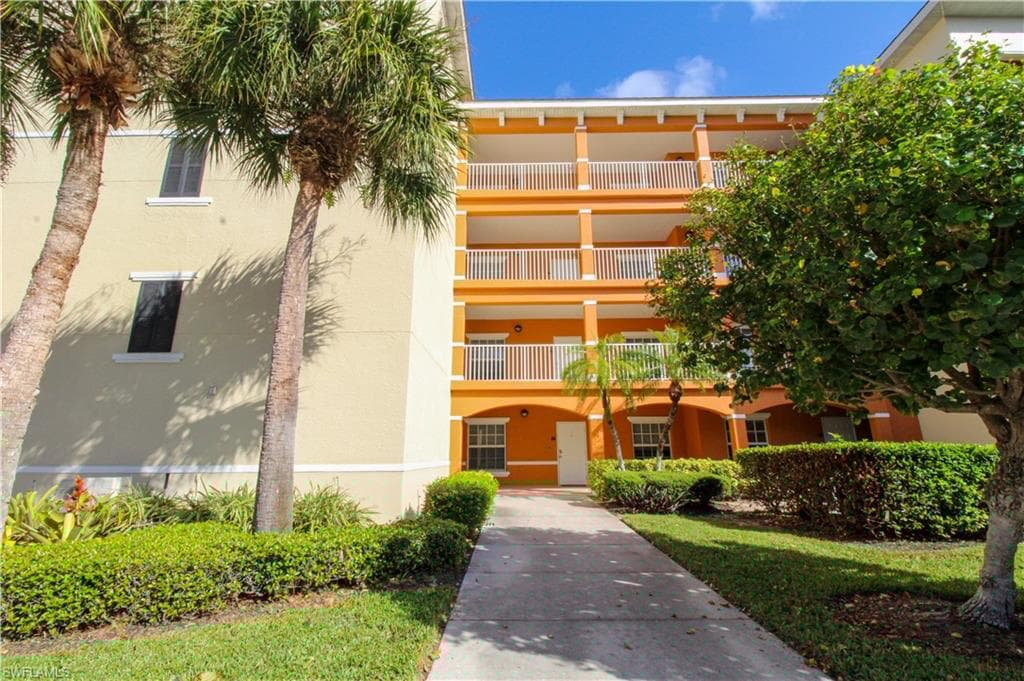 4500 Botanical Place Cir 106, Naples, FL 34112-33