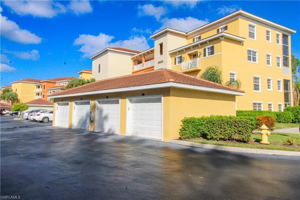 4500 Botanical Place Cir 106, Naples, FL 34112-36
