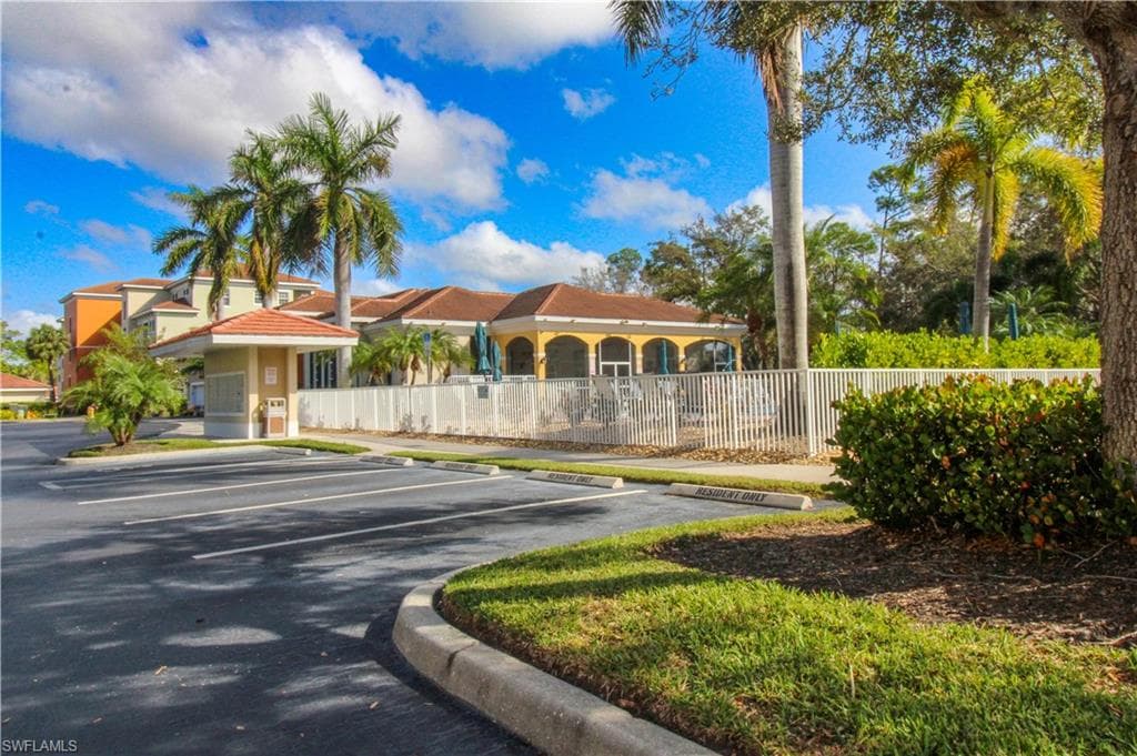 4500 Botanical Place Cir 106, Naples, FL 34112-38