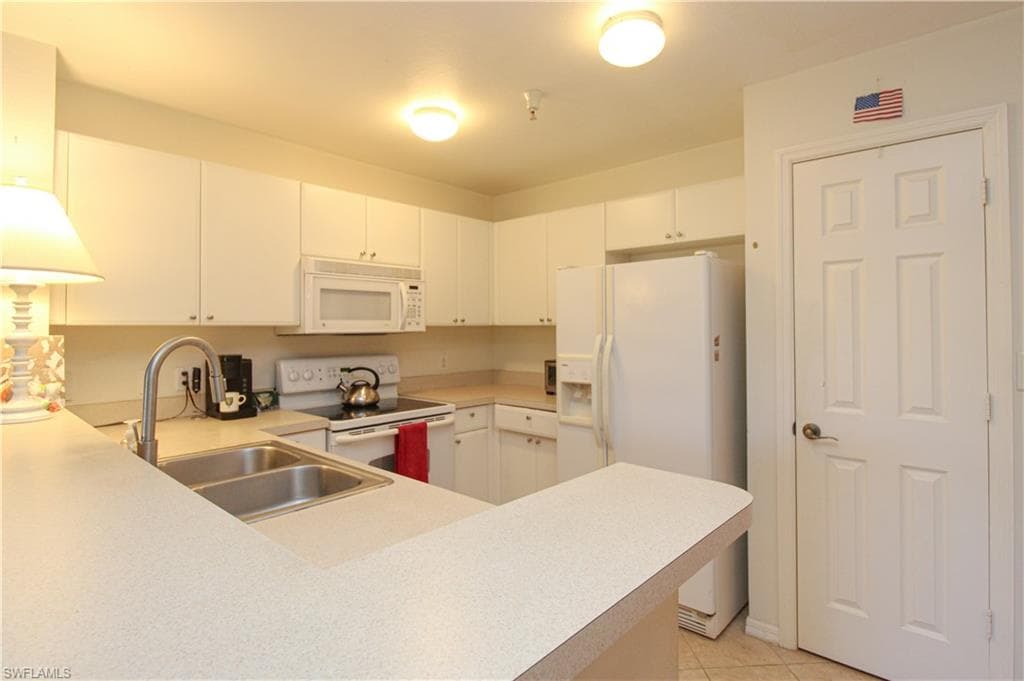 4500 Botanical Place Cir 106, Naples, FL 34112-3