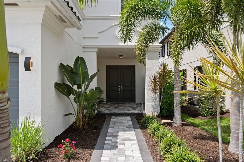 4654 Kensington Cir, Naples, FL 34119-4