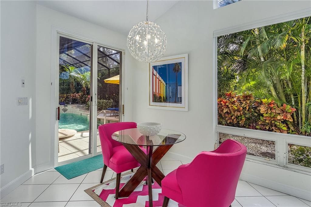 720 Turkey Oak Ln, Naples, FL 34108-10