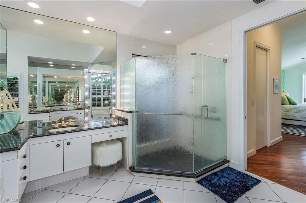720 Turkey Oak Ln, Naples, FL 34108-20