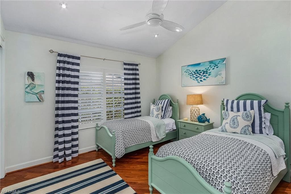 720 Turkey Oak Ln, Naples, FL 34108-23