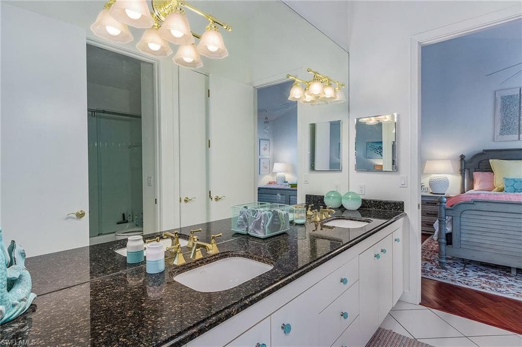 720 Turkey Oak Ln, Naples, FL 34108-24