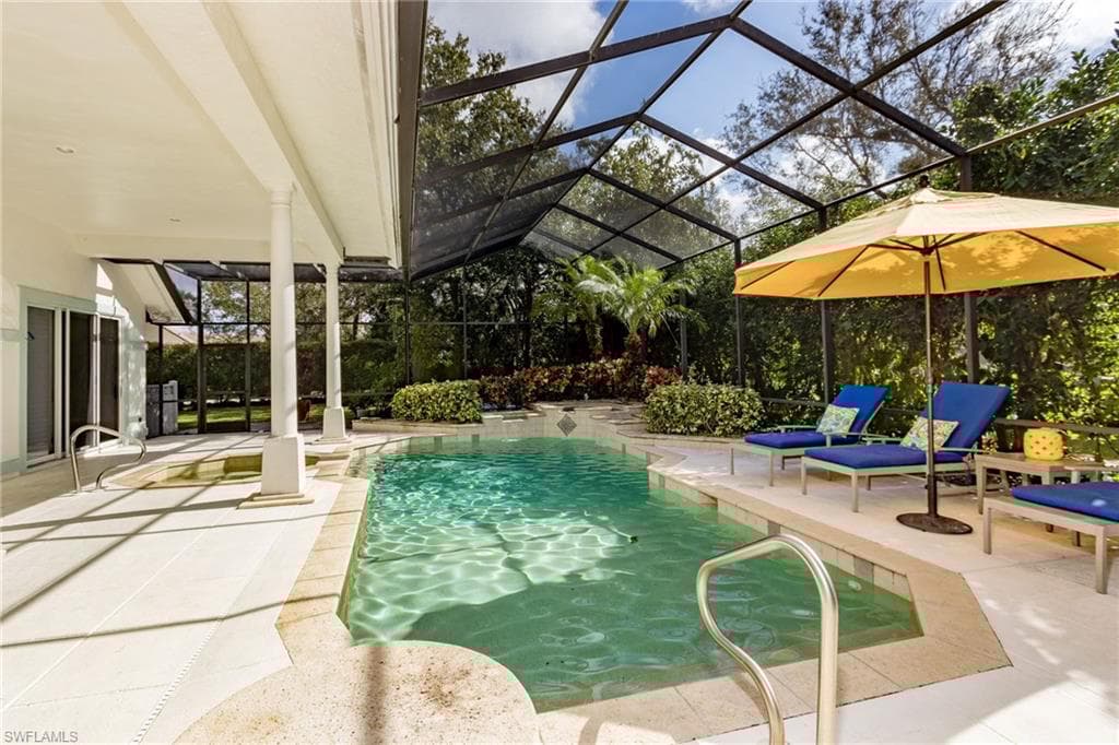 720 Turkey Oak Ln, Naples, FL 34108-25