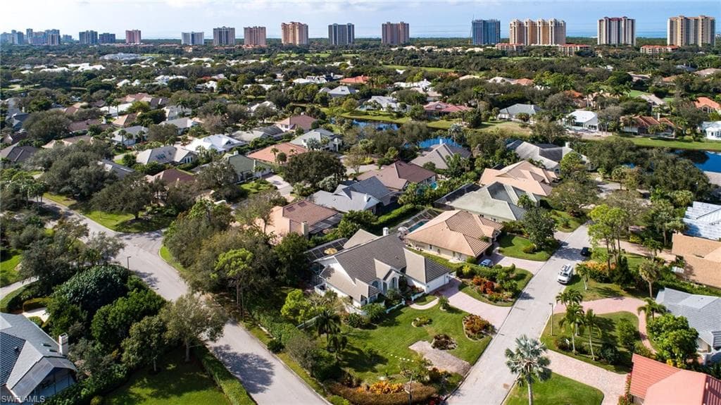 720 Turkey Oak Ln, Naples, FL 34108-28