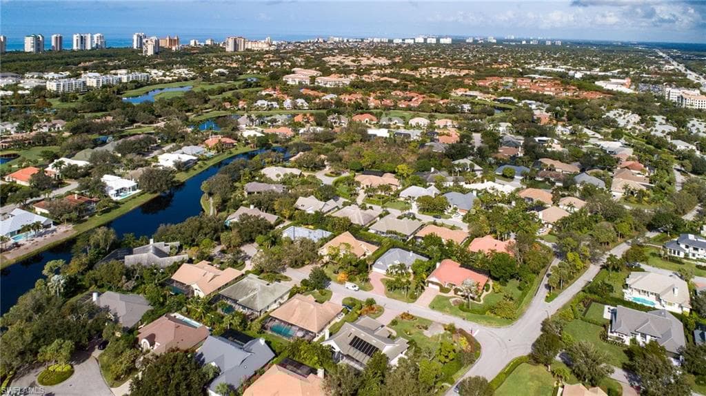 720 Turkey Oak Ln, Naples, FL 34108-30
