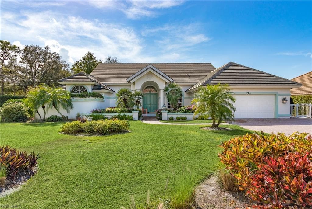 720 Turkey Oak Ln, Naples, FL 34108-3