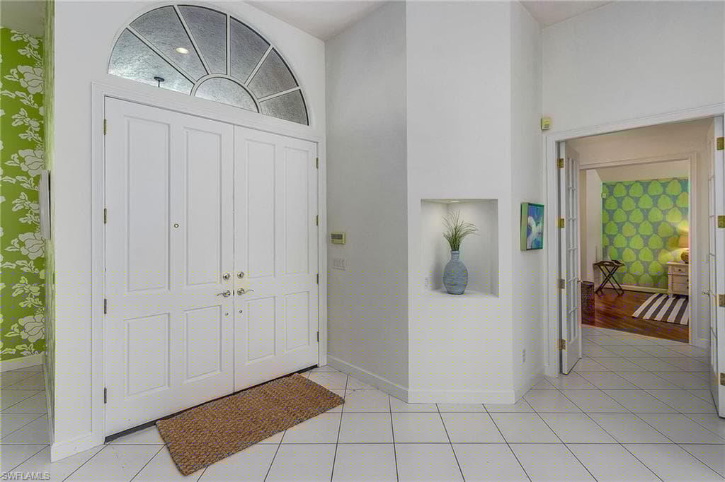 720 Turkey Oak Ln, Naples, FL 34108-4