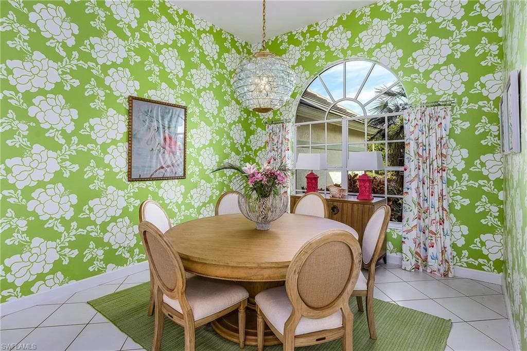 720 Turkey Oak Ln, Naples, FL 34108-6
