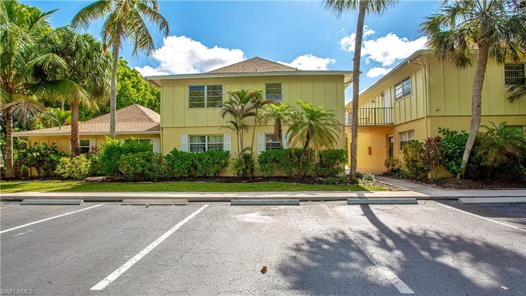 1201 Solana Rd 9, Naples, FL 34103-29