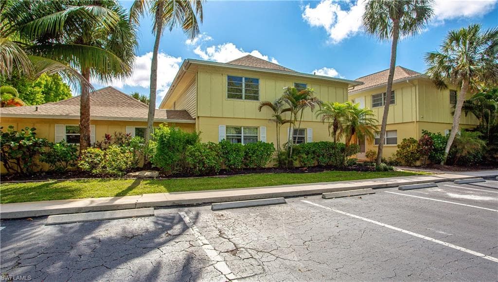 1201 Solana Rd 9, Naples, FL 34103-3