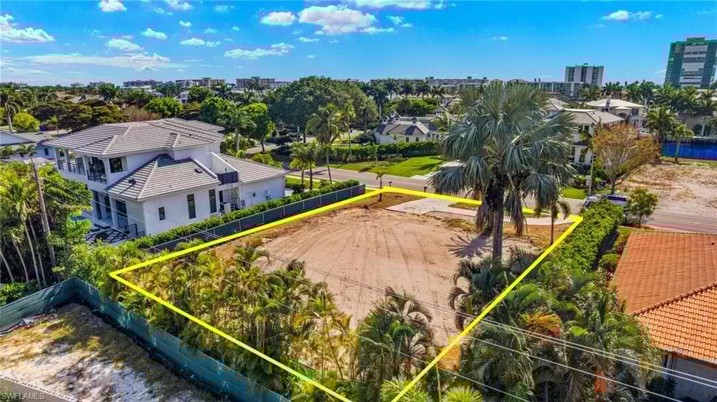 3670 Crayton Rd, Naples, FL 34103-11