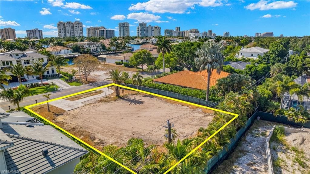 3670 Crayton Rd, Naples, FL 34103-15