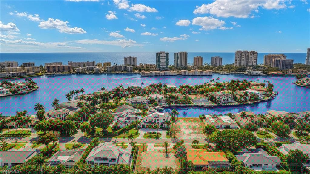3670 Crayton Rd, Naples, FL 34103-18