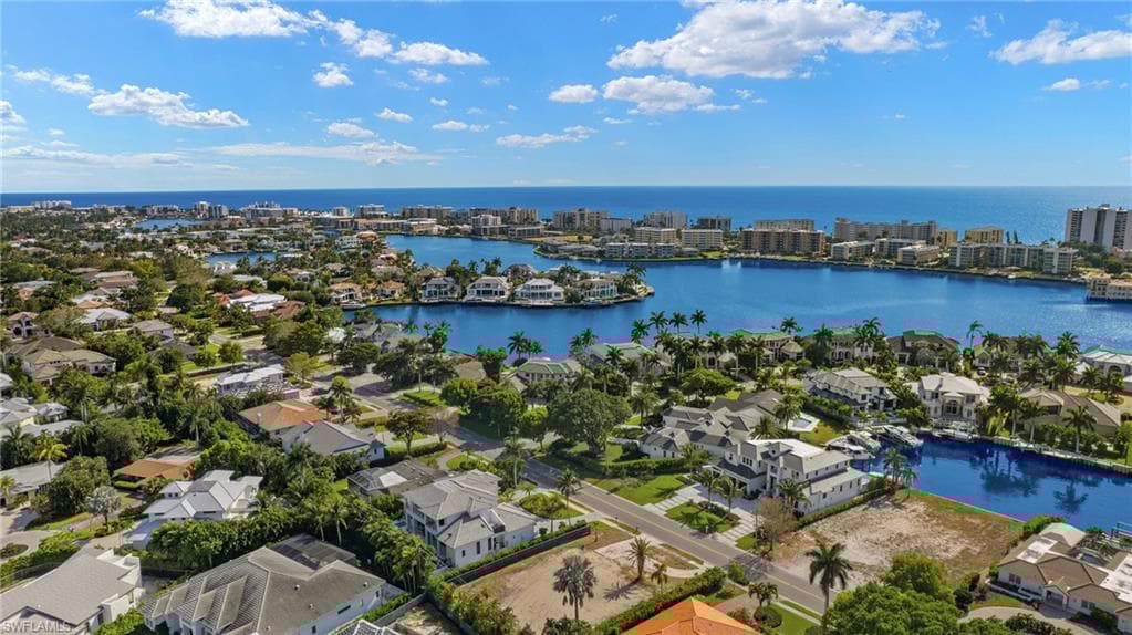 3670 Crayton Rd, Naples, FL 34103-22