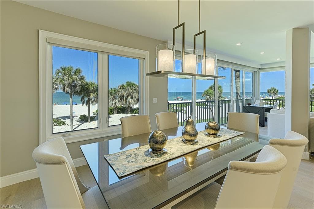 143 Barefoot Cir 5, Bonita Springs, FL 34134-9