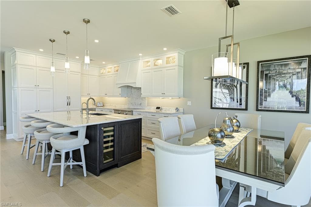 143 Barefoot Cir 5, Bonita Springs, FL 34134-14