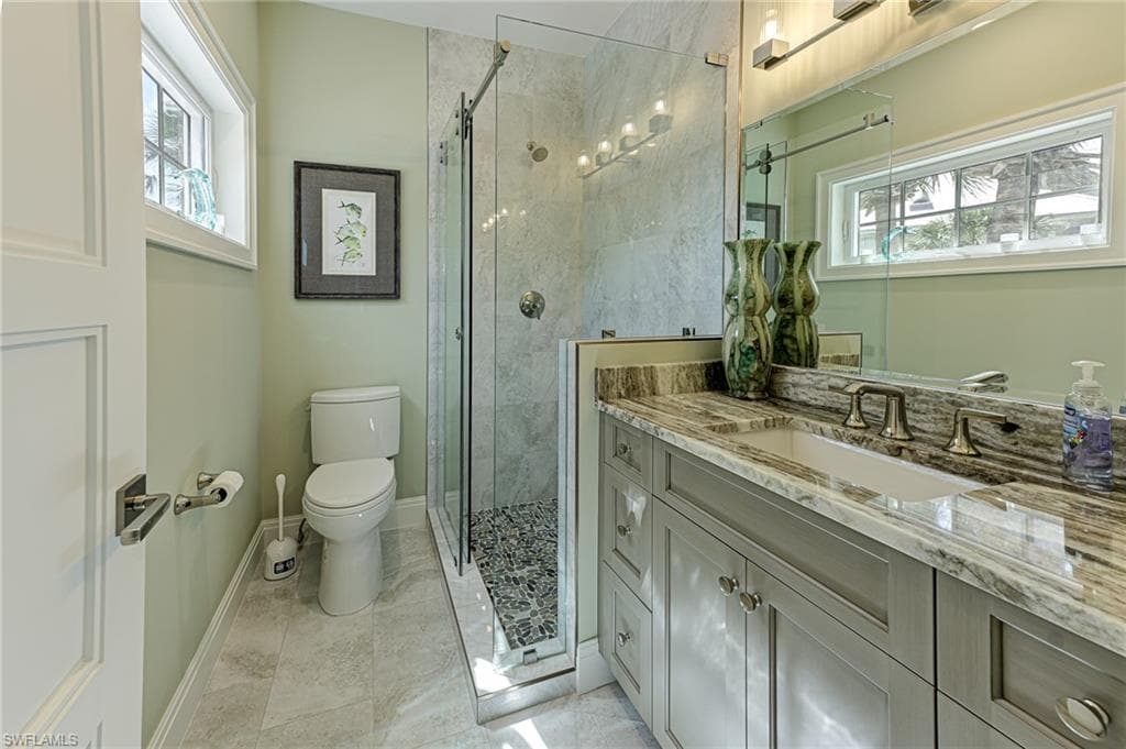 143 Barefoot Cir 5, Bonita Springs, FL 34134-17