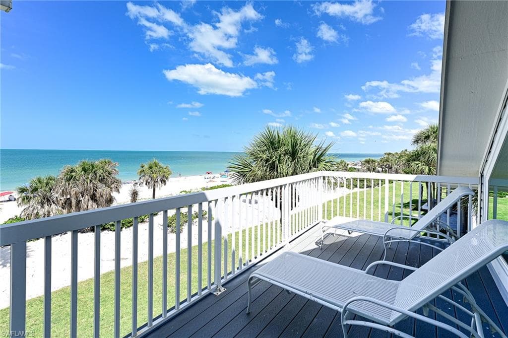 143 Barefoot Cir 5, Bonita Springs, FL 34134-4