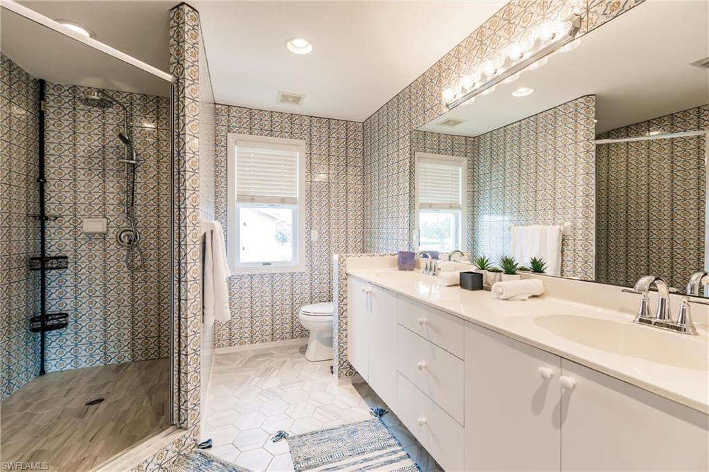528 111th Ave N, Naples, FL 34108-19