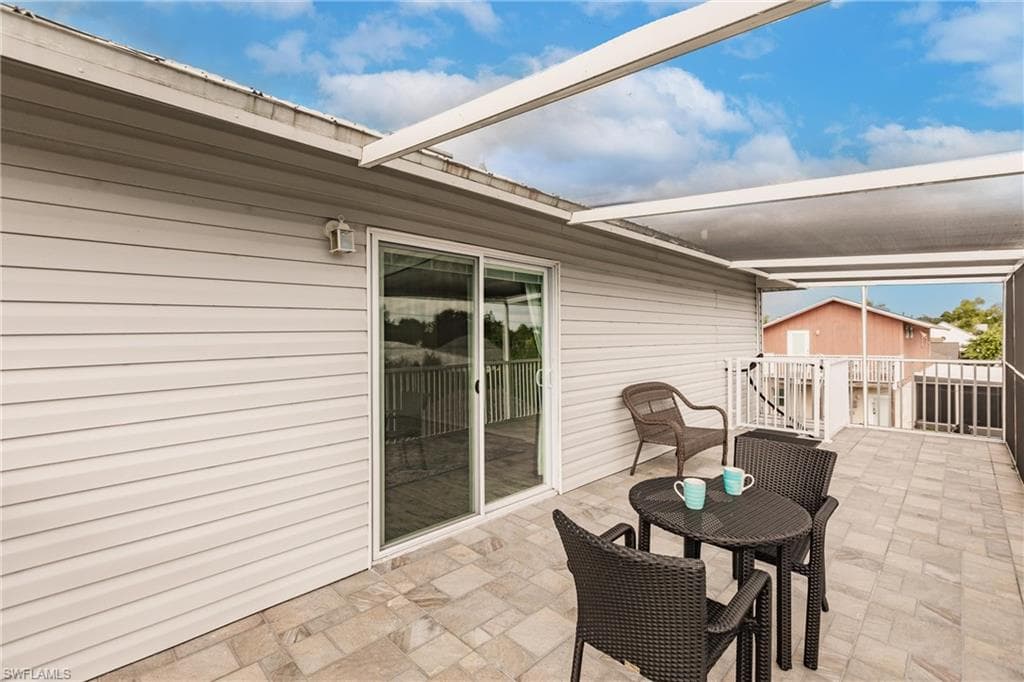 528 111th Ave N, Naples, FL 34108-22