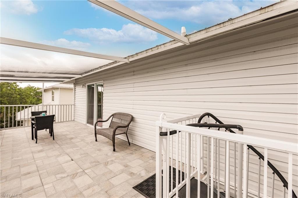 528 111th Ave N, Naples, FL 34108-23