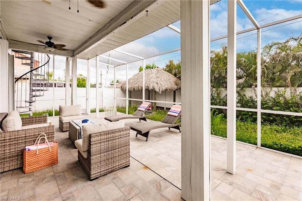 528 111th Ave N, Naples, FL 34108-32