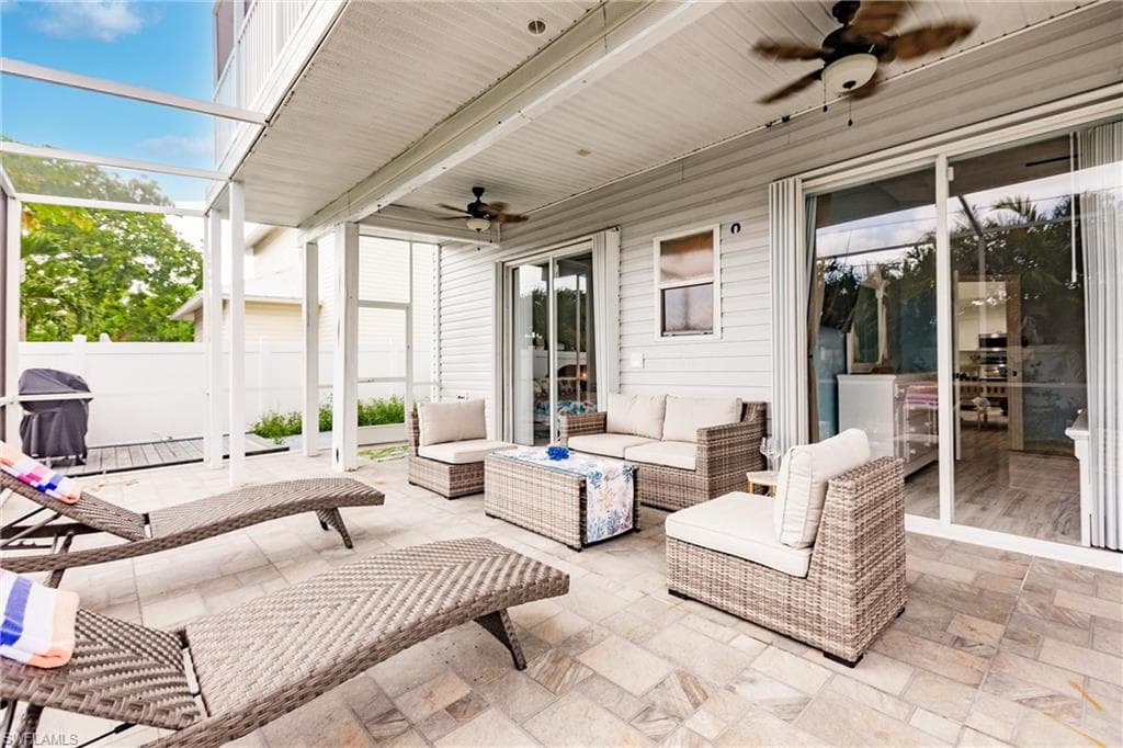 528 111th Ave N, Naples, FL 34108-36