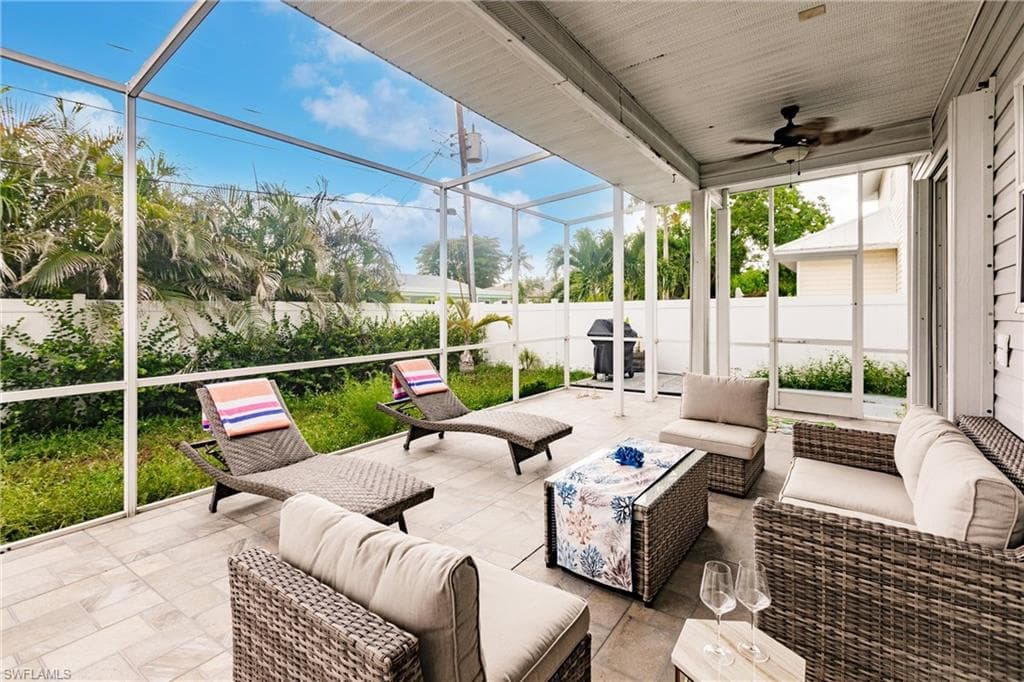 528 111th Ave N, Naples, FL 34108-37