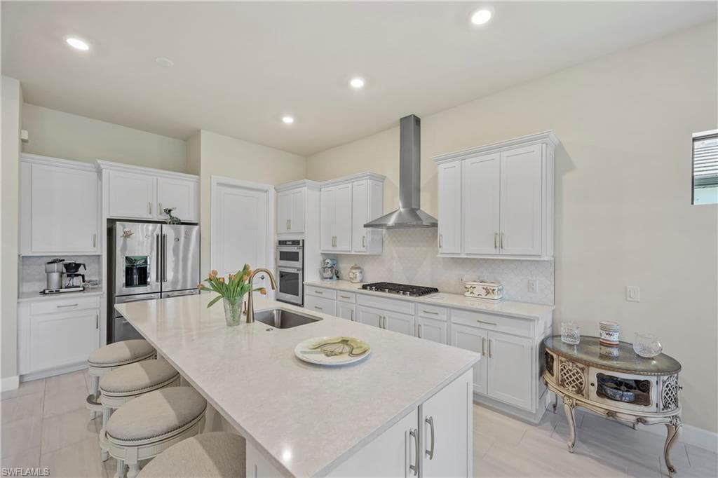2048 Yellowfin Cir, Naples, FL 34114-9