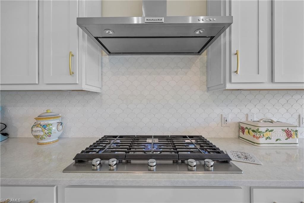 2048 Yellowfin Cir, Naples, FL 34114-12
