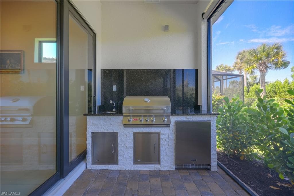 2048 Yellowfin Cir, Naples, FL 34114-22