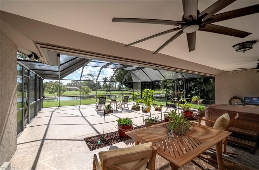 427 Torrey Pines Pt, Naples, FL 34113-4