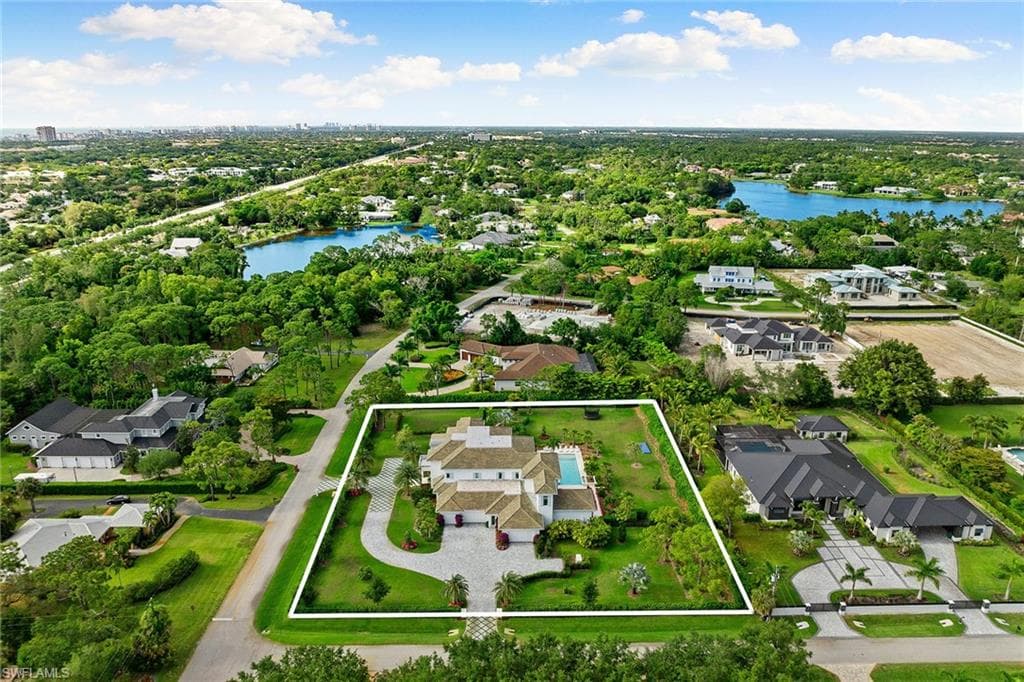 188 West St, Naples, FL 34108-28