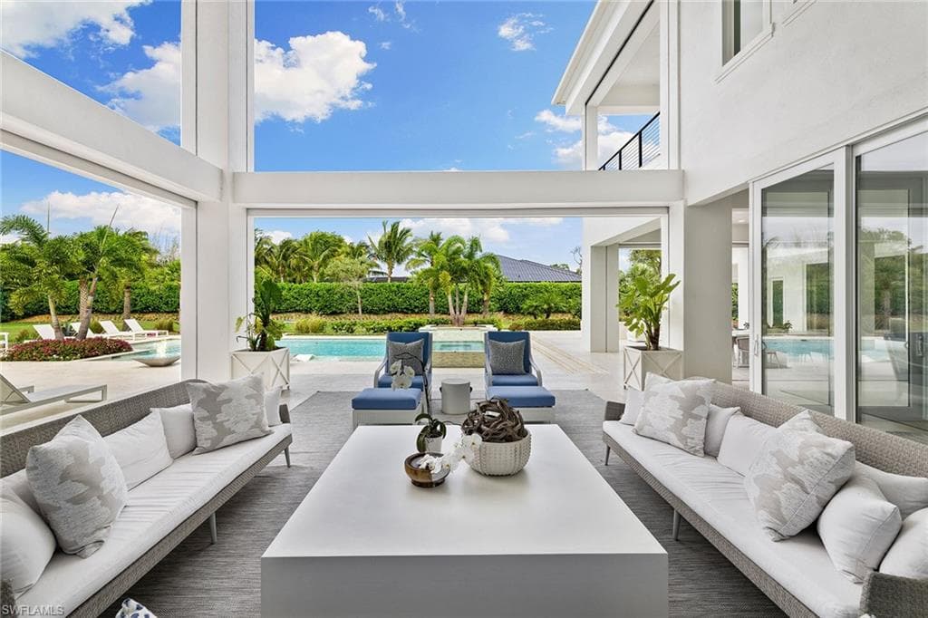 188 West St, Naples, FL 34108-31