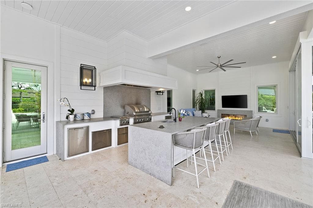 188 West St, Naples, FL 34108-33