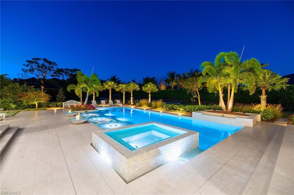 188 West St, Naples, FL 34108-6