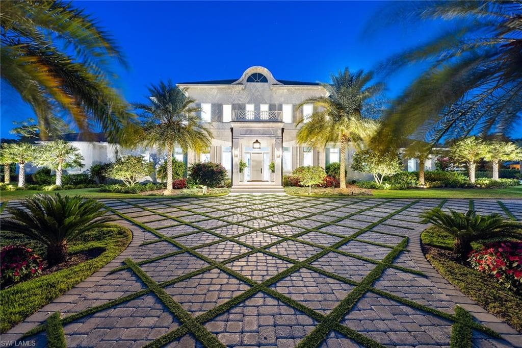 188 West St, Naples, FL 34108-7