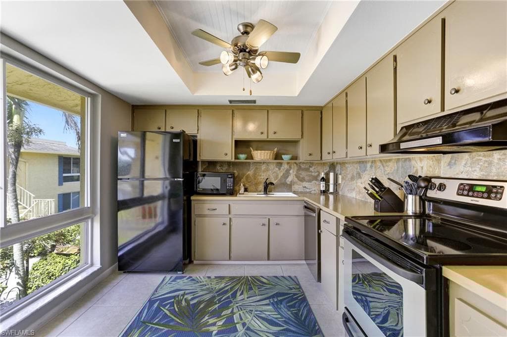 355 Palm Dr 732, Naples, FL 34112-10
