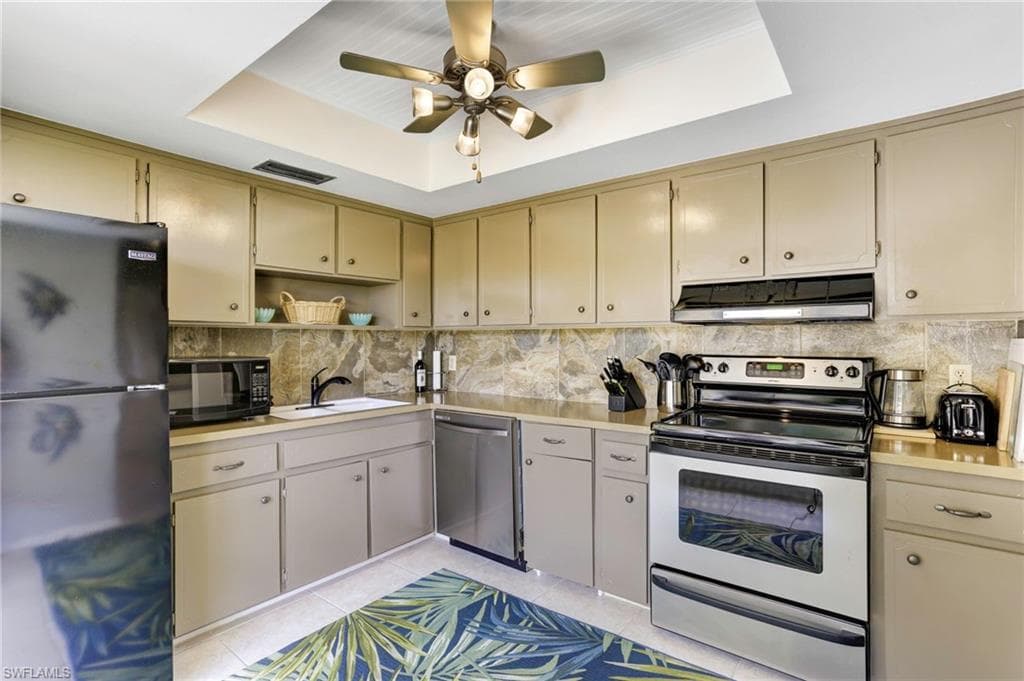 355 Palm Dr 732, Naples, FL 34112-11