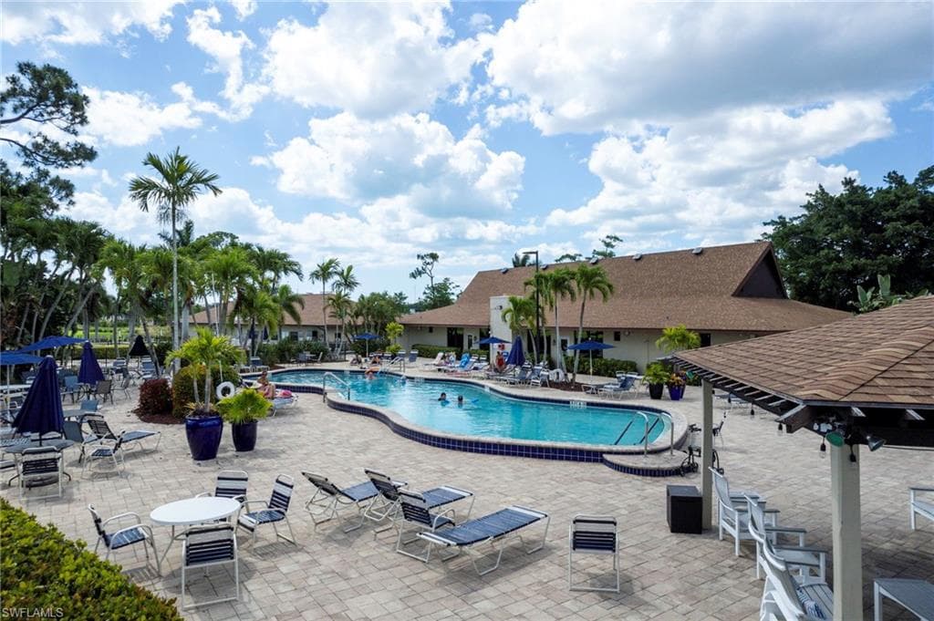 355 Palm Dr 732, Naples, FL 34112-36
