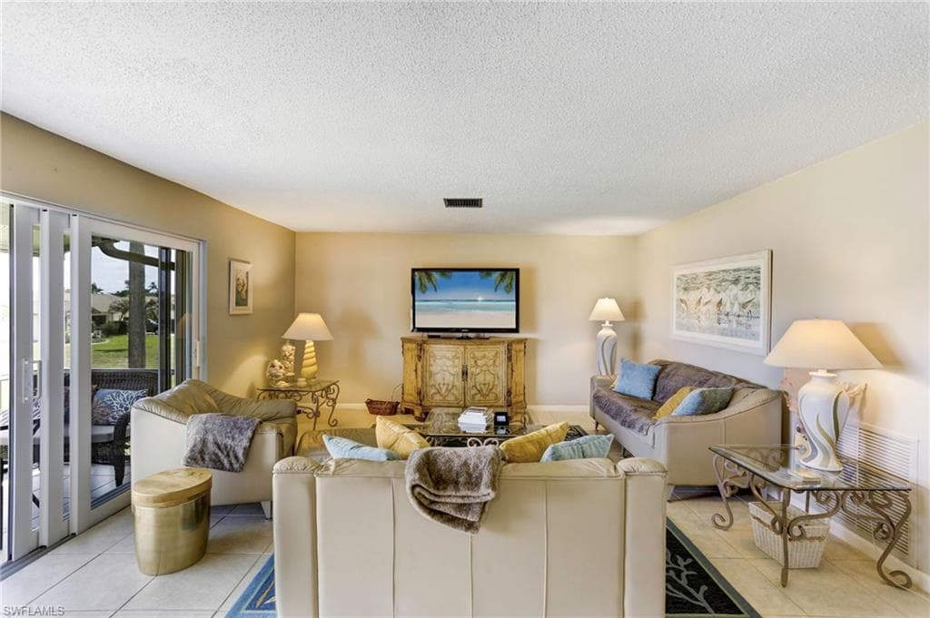 355 Palm Dr 732, Naples, FL 34112-6