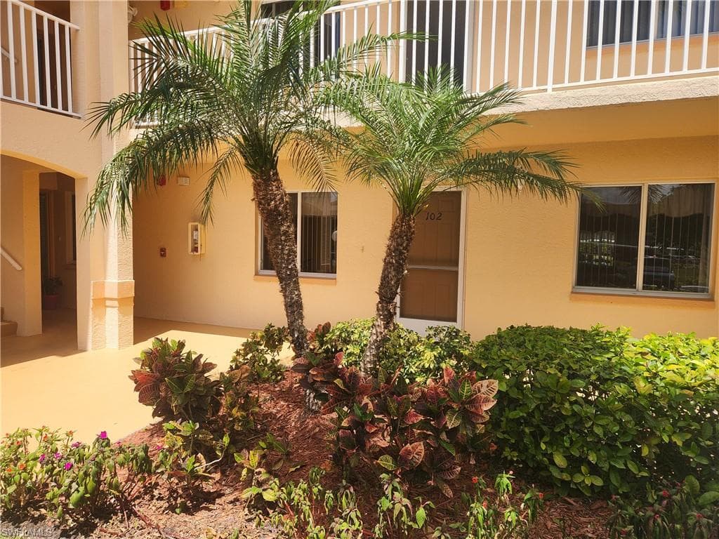 1001 Eastham Way C102, Naples, FL 34104-4