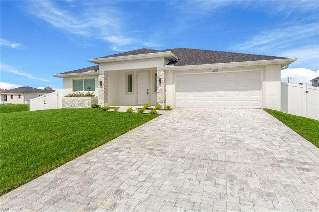 2305 27th Ave, Cape Coral, FL 33993-3