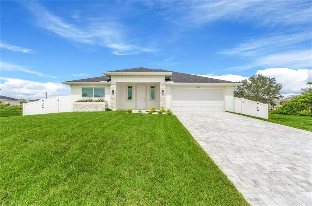 2305 27th Ave, Cape Coral, FL 33993-4