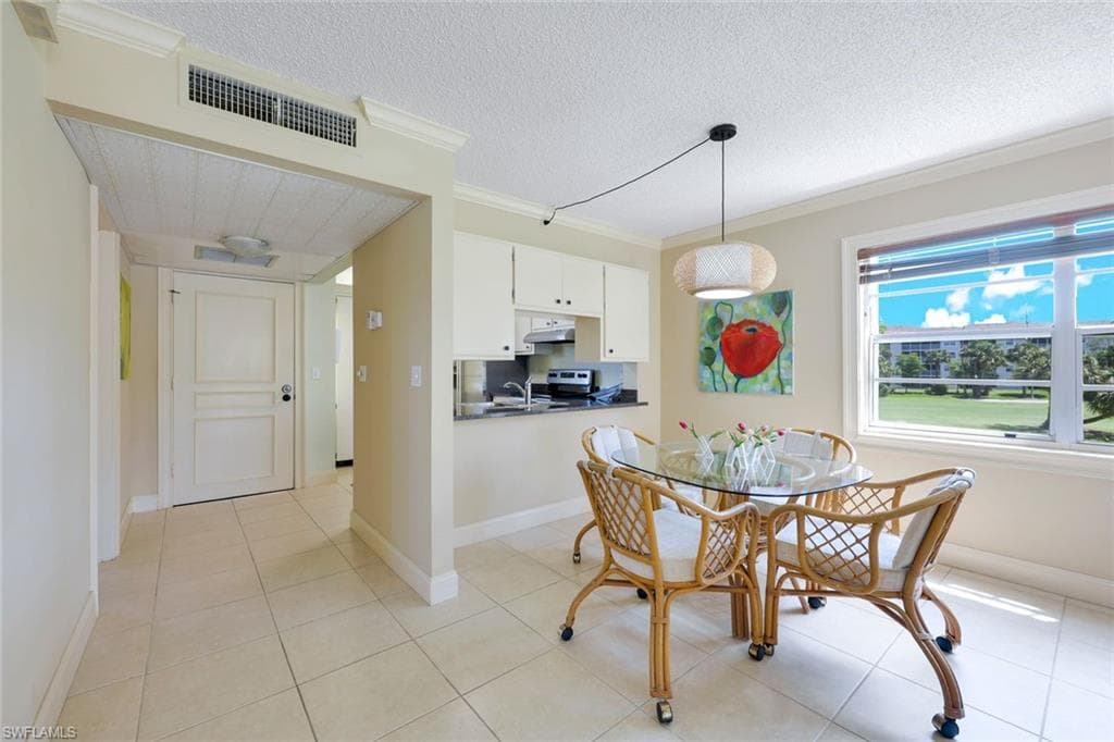 1057 Forest Lakes Dr 1209, Naples, FL 34105-10