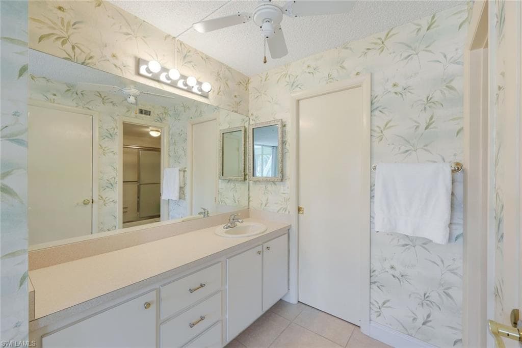 1057 Forest Lakes Dr 1209, Naples, FL 34105-16